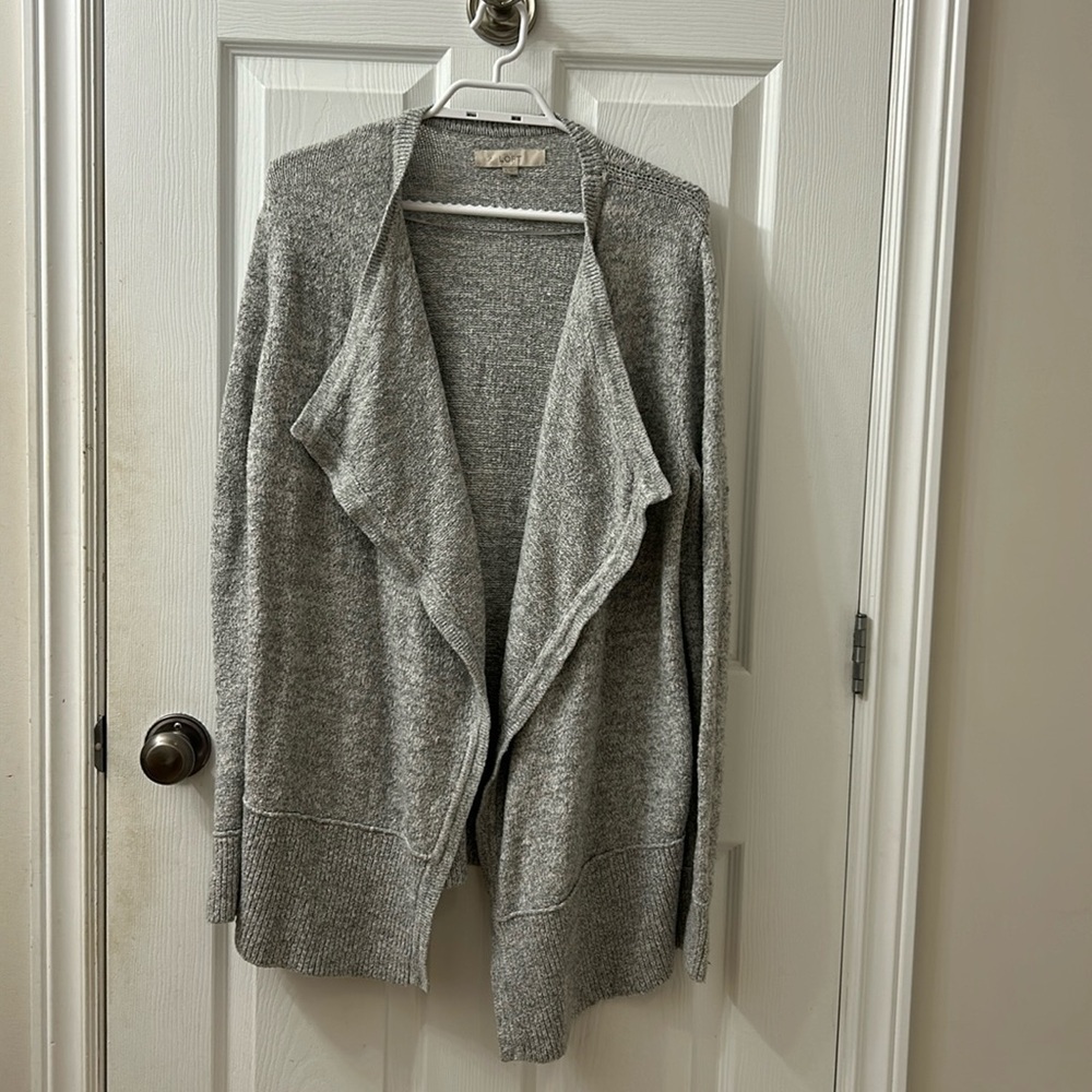 Loft grey cardigan women’s size medium knitted material in excellent condition